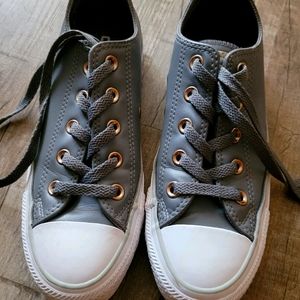 Converse Women's Size 6